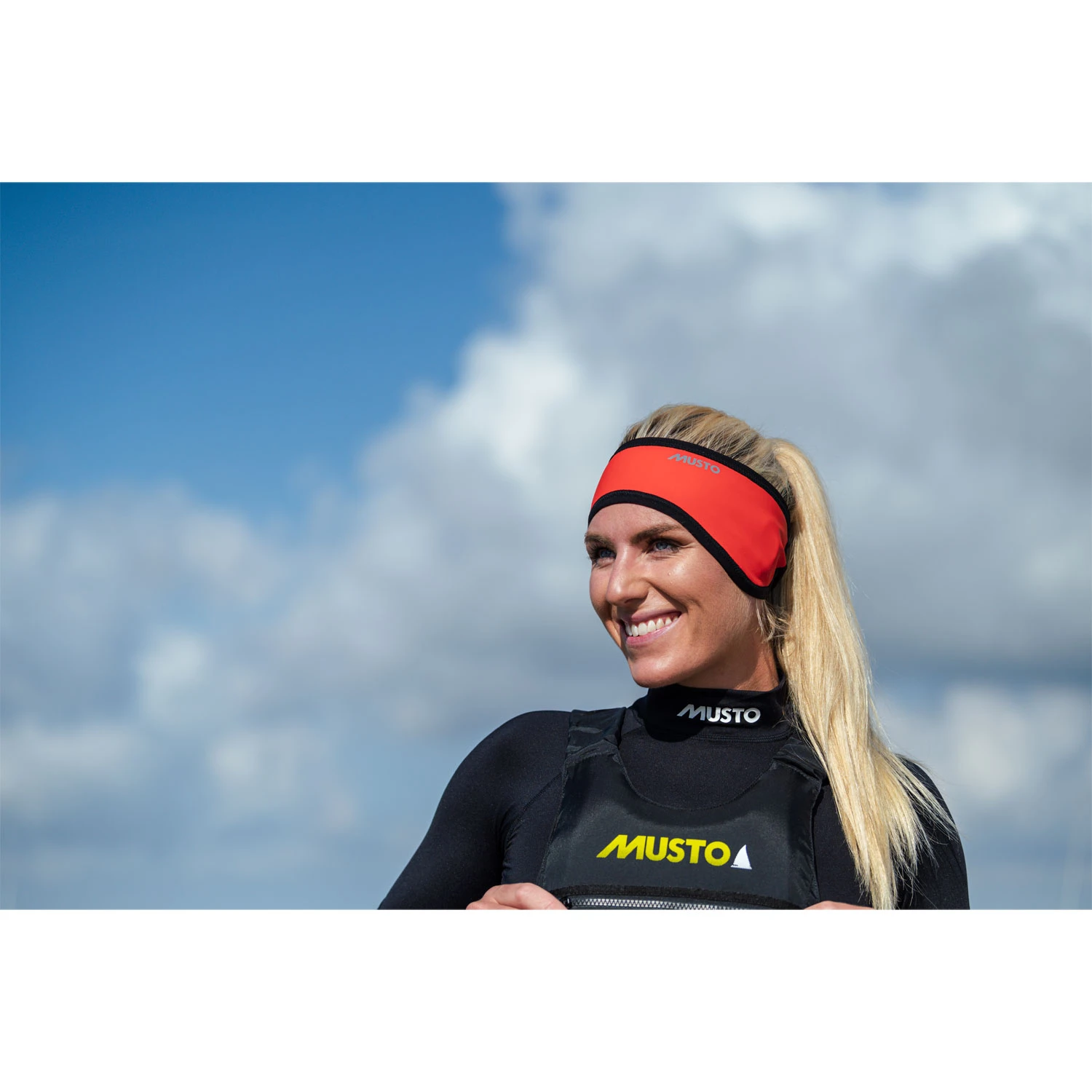 Musto Championship Aqua Headband 2.0 - Oxi Fire 2 Musto Championship Aqua Headband 2.0 - Oxi Fire - Image 2